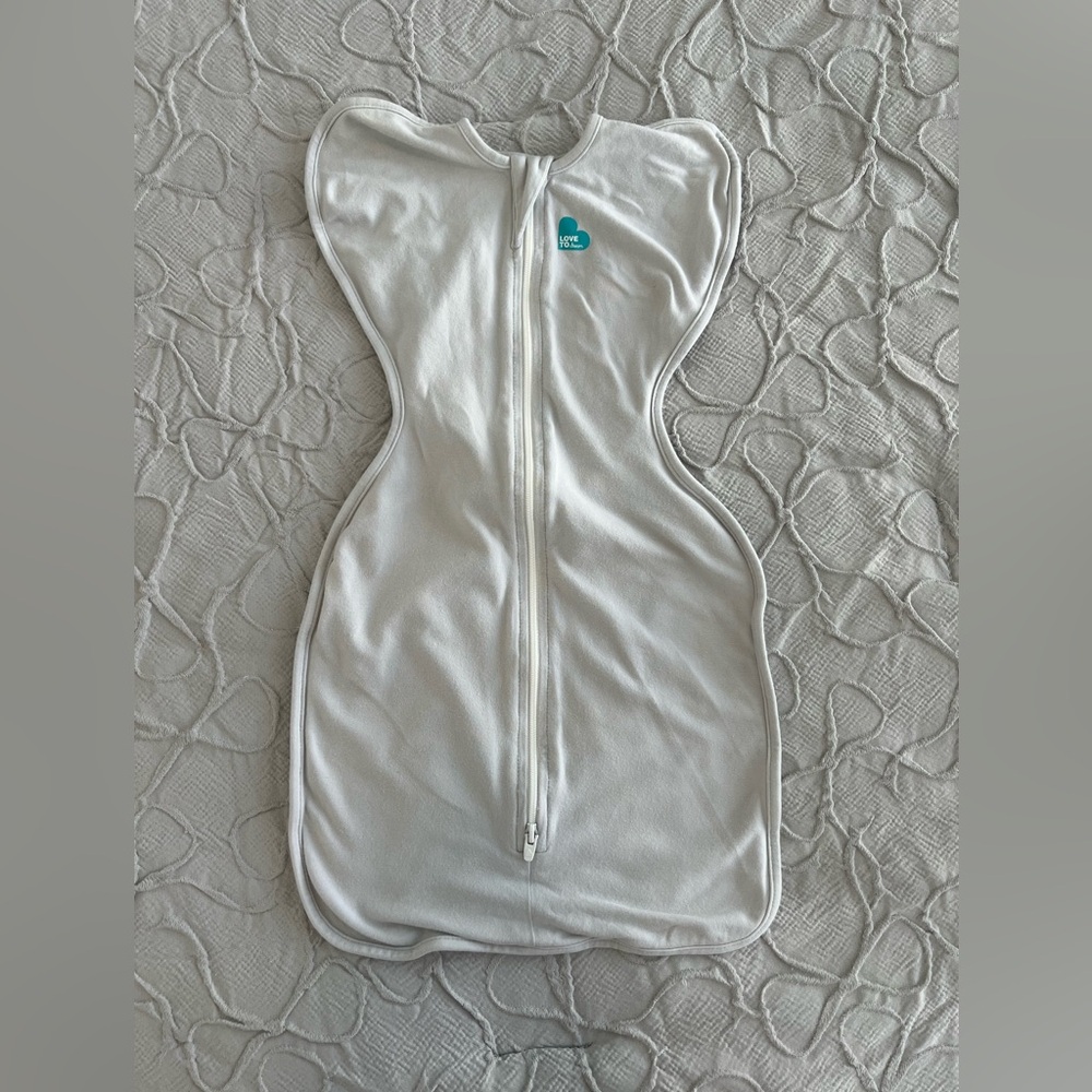 SOLD** Love to Dream Swaddle Bundle 1.0 Tog and 0.5 Tog Size Small (0640) - Picture 2 of 6